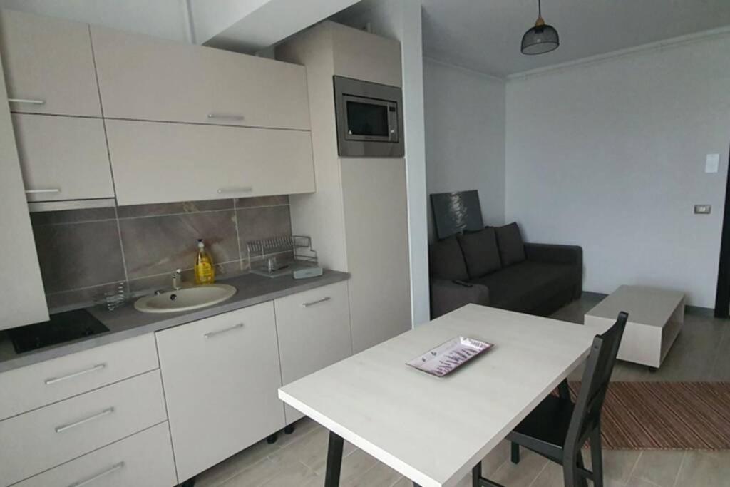 Zian'S Studio Mamaia Nord Beach Resort Năvodari Extérieur photo